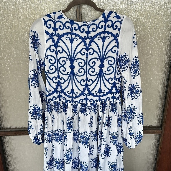 Alcoolique
Donata Dress Italian size 44 or a US 8. - Picture 10 of 14